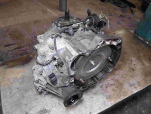 Gebruikte Automaatbak Volkswagen Polo III (6N1) 1.6i 75 Prijs op aanvraag aangeboden door Autodemontage Joko B.V.