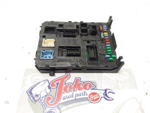 Gebruikte Zekeringkast Peugeot 308 (4A/C) 1.4 VTI 16V Prijs op aanvraag aangeboden door Autodemontage Joko B.V.