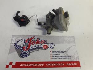 Gebruikte Hoofdremcilinder Renault Vel Satis (BJ) 2.0 16V Turbo Prijs op aanvraag aangeboden door Autodemontage Joko B.V.