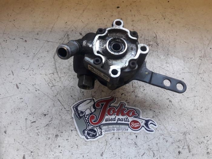 Stuurbekrachtiging Pomp van een Ford Mondeo III 2.0 TDCi/TDDi 115 16V 2001