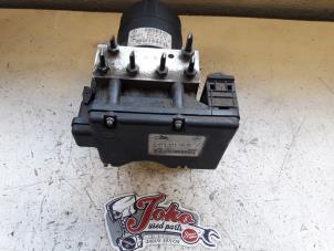 Gebruikte ABS Pomp Mercedes CLK (C208) 2.0 200 16V Prijs op aanvraag aangeboden door Autodemontage Joko B.V.