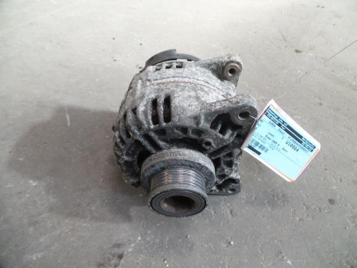 Gebruikte Dynamo Renault Megane II (BM/CM) 1.4 16V 98 Prijs op aanvraag aangeboden door Autodemontage Joko B.V.