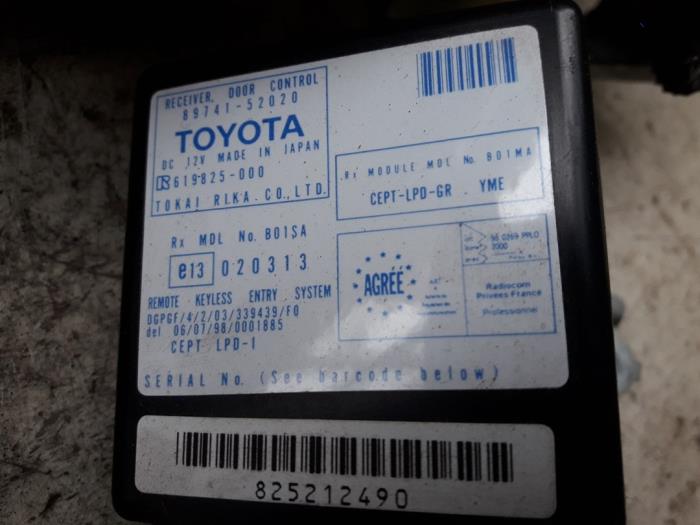 Slotenset Cilinder (compleet) van een Toyota Yaris (P1) 1.3 16V VVT-i 2000