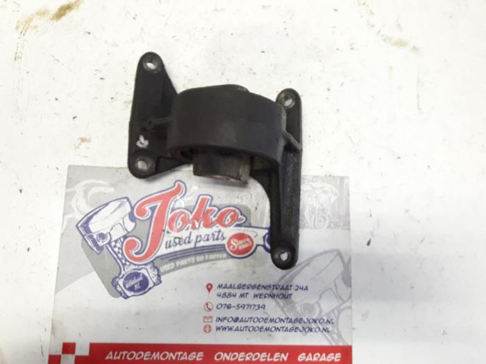 Gebruikte Motorrubber Jeep Cherokee/Liberty (KJ) 3.7 V6 24V Prijs op aanvraag aangeboden door Autodemontage Joko B.V.