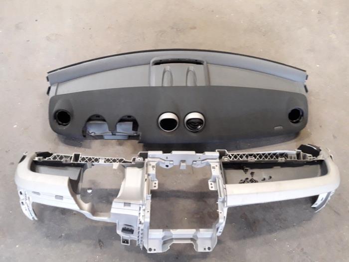 Gebruikte Dashboard Smart Forfour (454) 1.5 16V Prijs op aanvraag aangeboden door Autodemontage Joko B.V.