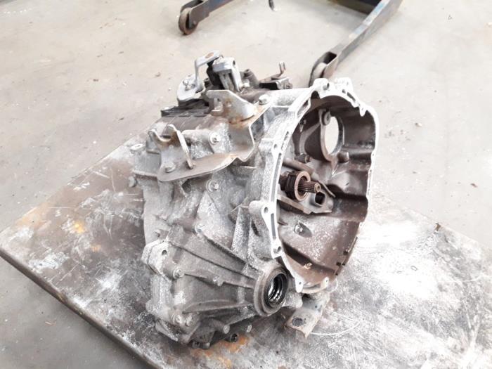 Gebruikte Versnellingsbak Smart Forfour (454) 1.5 16V Prijs op aanvraag aangeboden door Autodemontage Joko B.V.