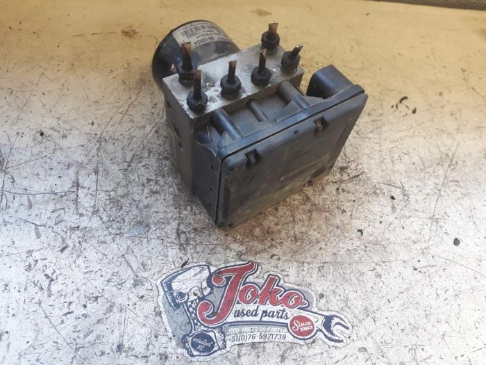 Gebruikte ABS Pomp Volvo V70 (SW) 2.5 D Prijs op aanvraag aangeboden door Autodemontage Joko B.V.
