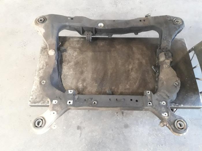 Gebruikte Subframe Volvo V70 (SW) 2.5 D Prijs op aanvraag aangeboden door Autodemontage Joko B.V.