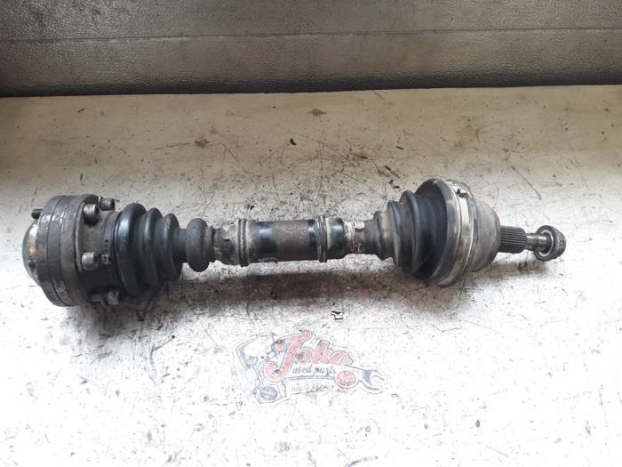Gebruikte Steekas links-voor Volkswagen Golf IV Variant (1J5) 1.9 TDI 115 4Motion Prijs op aanvraag aangeboden door Autodemontage Joko B.V.