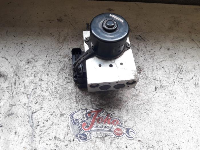 Gebruikte ABS Pomp Volkswagen Golf IV Variant (1J5) 1.9 TDI 115 4Motion Prijs op aanvraag aangeboden door Autodemontage Joko B.V.
