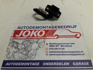 Gebruikte Achterklep Slotmechaniek Renault Clio II (BB/CB) 1.4 16V Prijs op aanvraag aangeboden door Autodemontage Joko B.V.