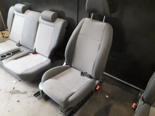 Gebruikte Voorstoel rechts Volkswagen Fox (5Z) 1.2 Prijs op aanvraag aangeboden door Autodemontage Joko B.V.