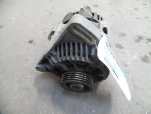 Gebruikte Dynamo Renault Twingo (C06) 1.2 Prijs op aanvraag aangeboden door Autodemontage Joko B.V.