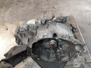 Gebruikte Versnellingsbak Volvo S40 (VS) 2.0 16V Prijs op aanvraag aangeboden door Autodemontage Joko B.V.