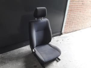 Gebruikte Voorstoel links Suzuki Swift (ZA/ZC/ZD1/2/3/9) 1.3 VVT 16V Prijs op aanvraag aangeboden door Autodemontage Joko B.V.