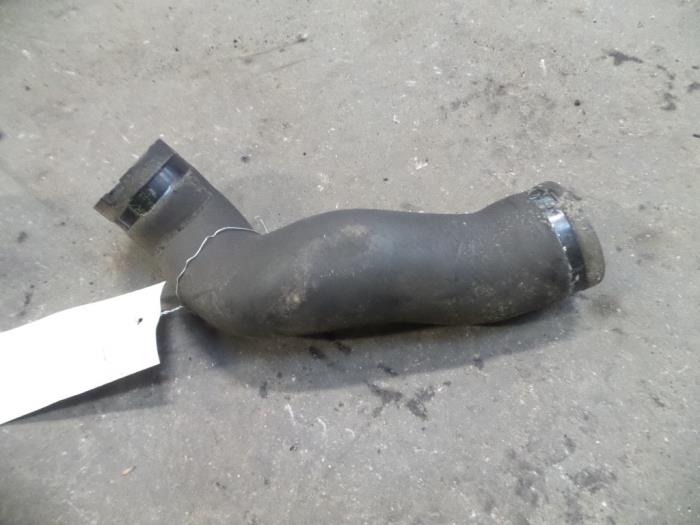 Gebruikte Intercooler Slang Opel Zafira (F75) 2.2 DTI 16V Prijs op aanvraag aangeboden door Autodemontage Joko B.V.