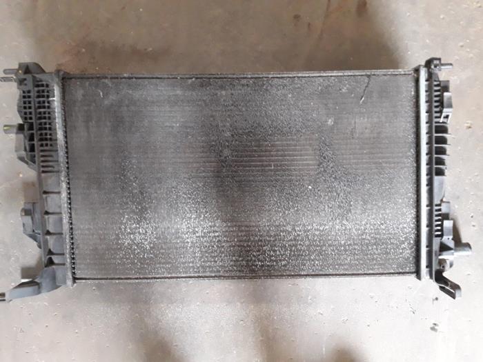 Gebruikte Radiateur Renault Megane III Grandtour (KZ) 1.4 16V TCe 130 Prijs op aanvraag aangeboden door Autodemontage Joko B.V.