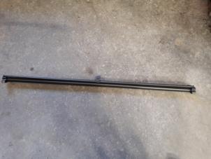 Gebruikte Bagageruimte Dekzeil Renault Megane II CC (EM) 2.0 16V Prijs op aanvraag aangeboden door Autodemontage Joko B.V.