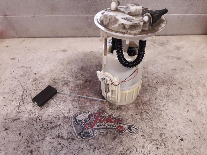 Gebruikte Tank element Pomp Renault Megane II CC (EM) 2.0 16V Prijs op aanvraag aangeboden door Autodemontage Joko B.V.