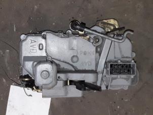 Gebruikte Deurslot Mechaniek 4Deurs rechts-voor Citroen Xsara Break (N2) 1.6i Prijs op aanvraag aangeboden door Autodemontage Joko B.V.
