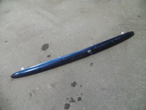 Gebruikte Achterklep Handgreep Peugeot 206 (2A/C/H/J/S) 1.4 XR,XS,XT,Gentry Prijs op aanvraag aangeboden door Autodemontage Joko B.V.