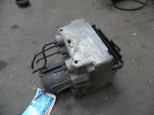 Gebruikte ABS Pomp Mercedes Vito (638.0) 2.3 110D Prijs op aanvraag aangeboden door Autodemontage Joko B.V.