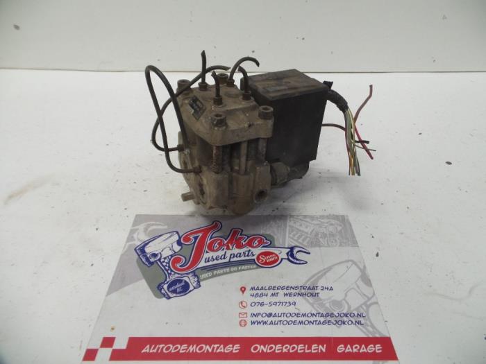 Gebruikte ABS Pomp Opel Vectra A (88/89) 2.0 i Prijs op aanvraag aangeboden door Autodemontage Joko B.V.