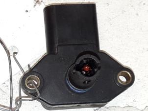 Gebruikte Luchtmassameter Volkswagen Polo III (6N1) 1.4i 60 Prijs op aanvraag aangeboden door Autodemontage Joko B.V.