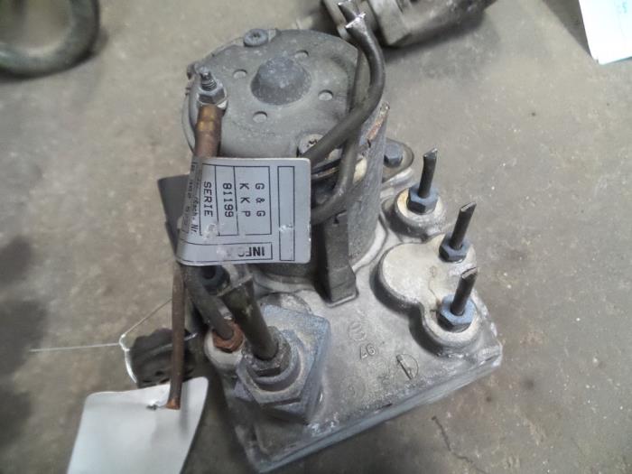 Gebruikte ABS Pomp BMW 5 serie (E39) 525 tds Prijs op aanvraag aangeboden door Autodemontage Joko B.V.