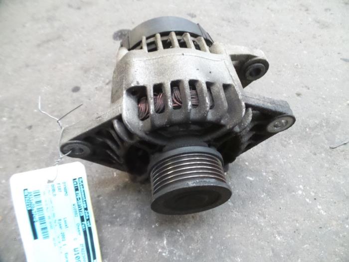 Gebruikte Alternator Fiat Doblo Cargo (223) 1.9 D Prijs op aanvraag aangeboden door Autodemontage Joko B.V.