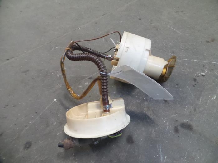 Gebruikte Tank element Pomp Audi A4 Quattro (B5) 2.8 V6 30V Prijs op aanvraag aangeboden door Autodemontage Joko B.V.