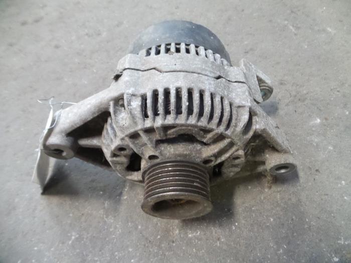 Gebruikte Dynamo Opel Vectra A (86/87) 1.8 i Prijs op aanvraag aangeboden door Autodemontage Joko B.V.