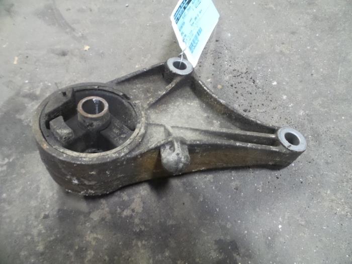 Gebruikte Motorrubber Opel Astra Prijs op aanvraag aangeboden door Autodemontage Joko B.V.