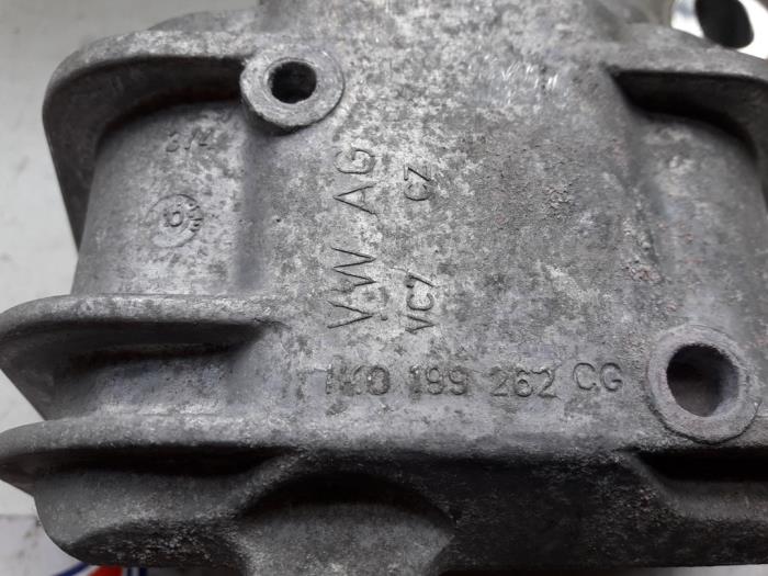 Motorrubber van een Seat Leon (1P1) 1.4 TSI 16V 2010