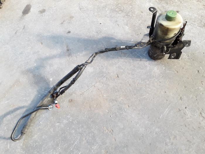 Gebruikte Servopomp Seat Ibiza III (6L1) 1.2 12V Prijs op aanvraag aangeboden door Autodemontage Joko B.V.