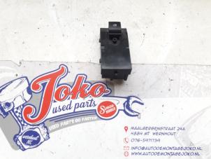Gebruikte Schakelaar Elektrisch Raam Chevrolet Orlando (YYM/YYW) 2.0 D 16V Prijs op aanvraag aangeboden door Autodemontage Joko B.V.
