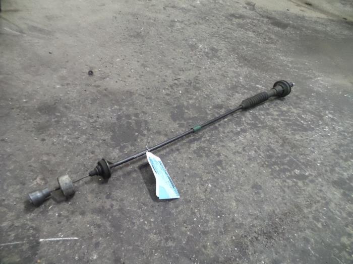 Gebruikte Koppelingskabel Peugeot 206+ (2L/M) 1.4 HDi Prijs op aanvraag aangeboden door Autodemontage Joko B.V.
