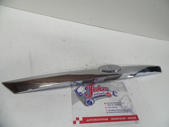 Baguette De Coffre Compatible Ford Focus II - Réf 1581833, Chrome, Garantie 2 Ans