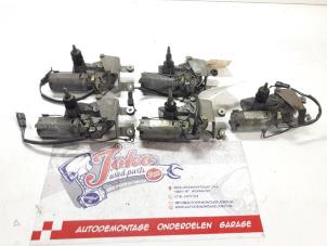 Gebruikte Ruitenwissermotor achter Opel Vectra A (88/89) 1.8 i Prijs op aanvraag aangeboden door Autodemontage Joko B.V.