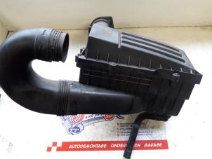 Gebruikte Luchtfilterhuis Volkswagen Golf V (1K1) 2.0 TDI 16V Prijs op aanvraag aangeboden door Autodemontage Joko B.V.