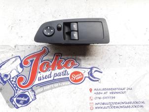 Gebruikte Ruit schakelaar elektrisch BMW 1 serie (E87/87N) 118d 16V Prijs op aanvraag aangeboden door Autodemontage Joko B.V.