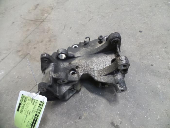 Gebruikte Dynamosteun boven Citroen Xsara (N1) 1.4 Prijs op aanvraag aangeboden door Autodemontage Joko B.V.