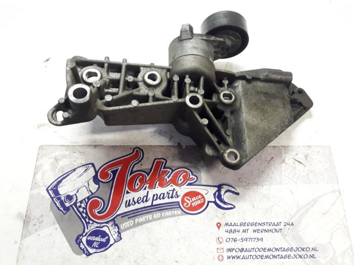 Gebruikte Dynamosteun boven Nissan Almera (N16) 1.5 dCi Prijs op aanvraag aangeboden door Autodemontage Joko B.V.