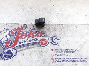 Gebruikte Schakelaar Elektrisch Raam BMW 5 serie (E60) 530i 24V Prijs op aanvraag aangeboden door Autodemontage Joko B.V.