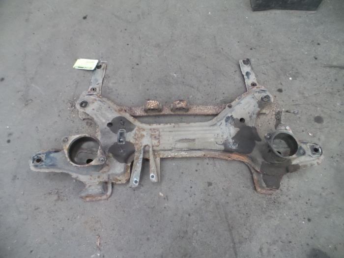 Gebruikte Subframe Volkswagen Caddy II (9K9A) 1.9 SDI Prijs op aanvraag aangeboden door Autodemontage Joko B.V.