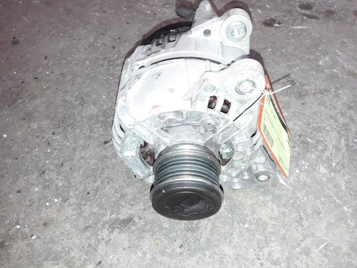 Gebruikte Dynamo Volkswagen Golf IV (1J1) 1.9 TDI 110 Prijs op aanvraag aangeboden door Autodemontage Joko B.V.