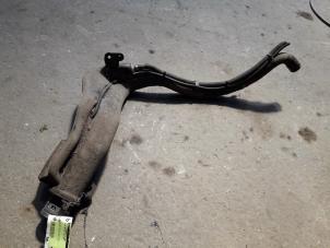 Gebruikte Vulpijp Brandstoftank Opel Astra H GTC (L08) 1.8 16V Prijs op aanvraag aangeboden door Autodemontage Joko B.V.