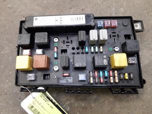 Gebruikte Zekeringkast Opel Astra H GTC (L08) 1.8 16V Prijs op aanvraag aangeboden door Autodemontage Joko B.V.