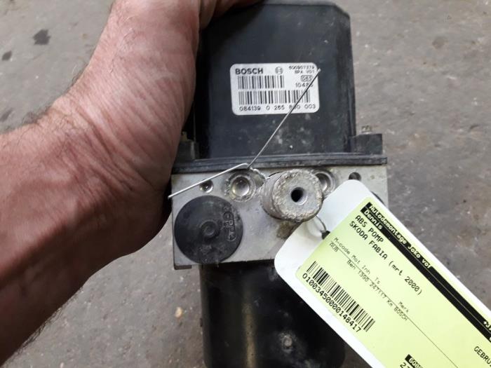 Gebruikte ABS Pomp Skoda Fabia (6Y2) 1.4i 16V Prijs op aanvraag aangeboden door Autodemontage Joko B.V.