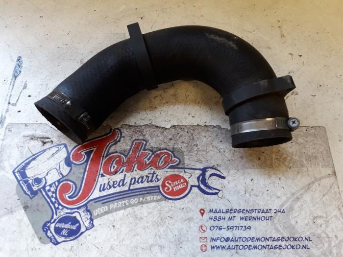 Gebruikte Intercooler Slang Toyota Hilux V/VI 2.4 D 16V 4WD Prijs op aanvraag aangeboden door Autodemontage Joko B.V.